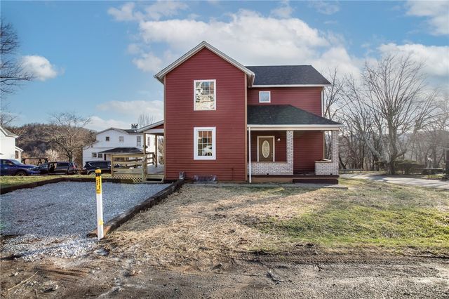 325 Laughlin St, Dawson, PA 15428