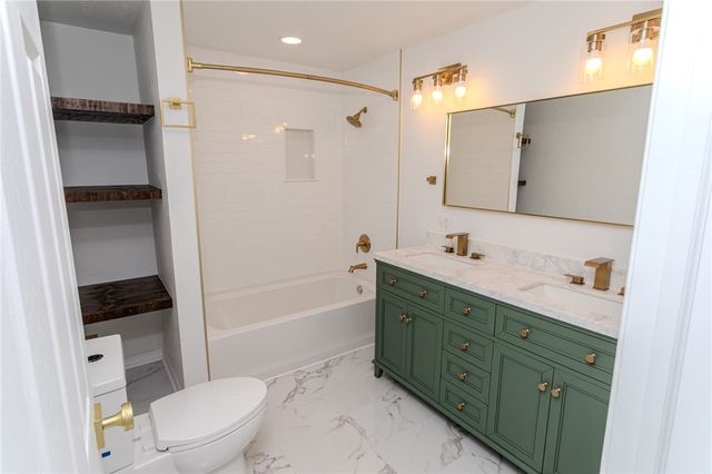 325 Laughlin St, Dawson, PA 15428