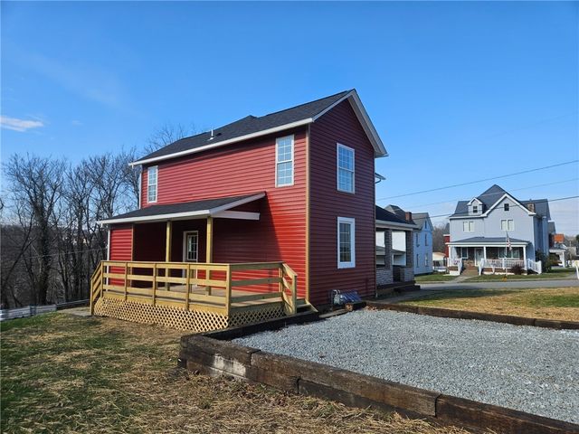 325 Laughlin St, Dawson, PA 15428