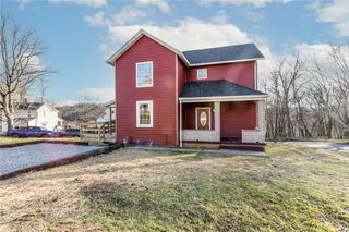 325 Laughlin St, Dawson, PA 15428