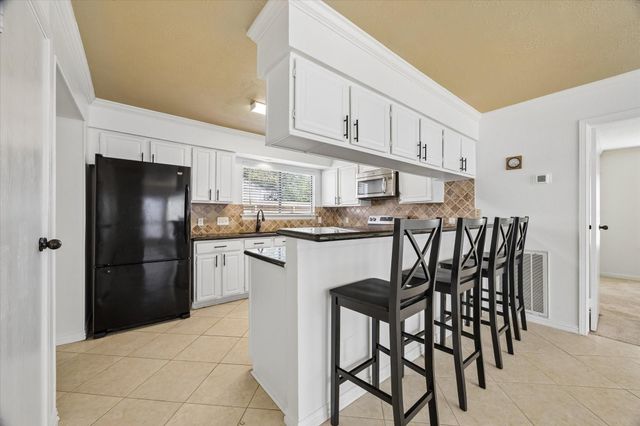 15714 Pipers View Drive, Houston, TX 77598