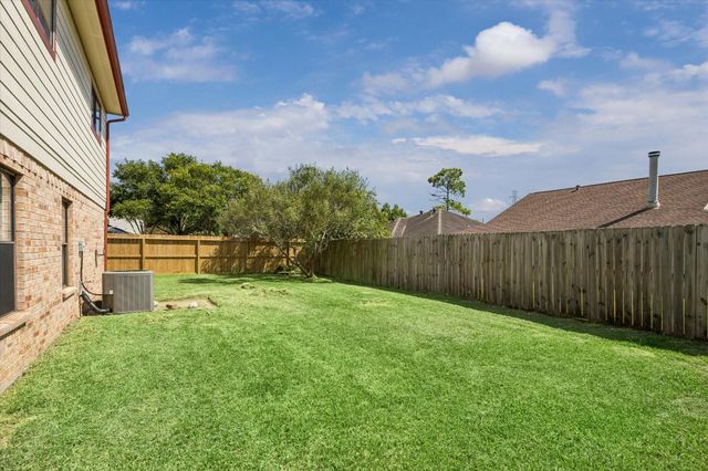 15714 Pipers View Drive, Houston, TX 77598