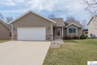 200 Foxfire Drive, Mankato, MN 56001