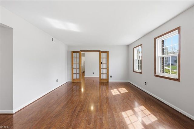 4498 Hialeah DR, Virginia Beach, VA 23464