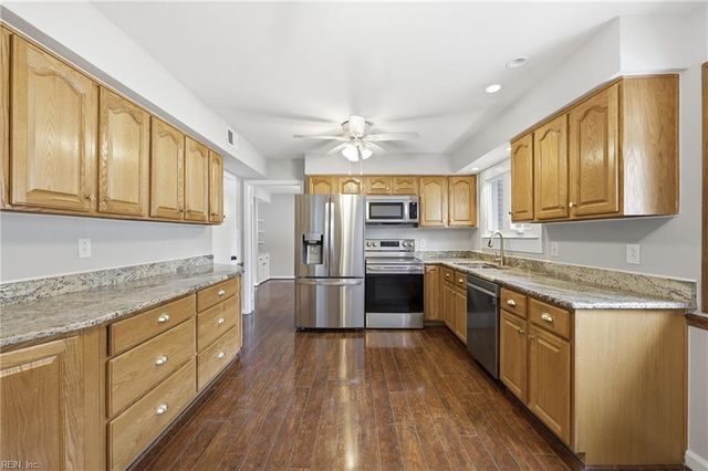 4498 Hialeah DR, Virginia Beach, VA 23464