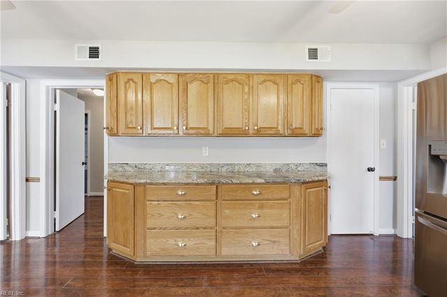 4498 Hialeah DR, Virginia Beach, VA 23464