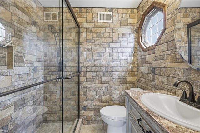 4498 Hialeah DR, Virginia Beach, VA 23464