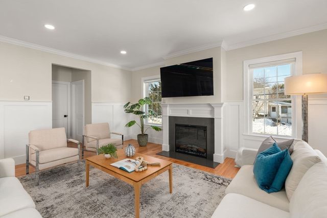 211 Florence Ave, Arlington, MA 02476