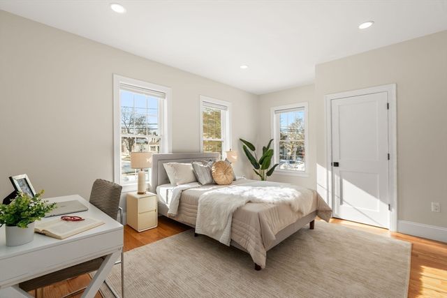 211 Florence Ave, Arlington, MA 02476