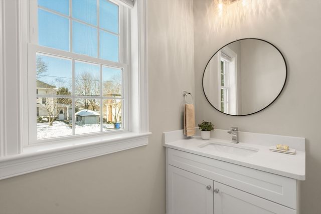 211 Florence Ave, Arlington, MA 02476