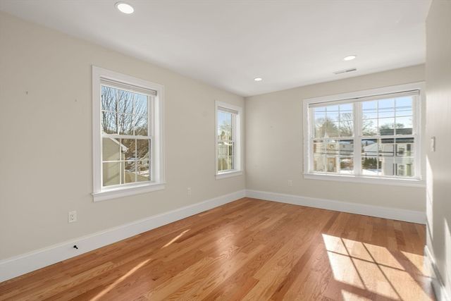 211 Florence Ave, Arlington, MA 02476