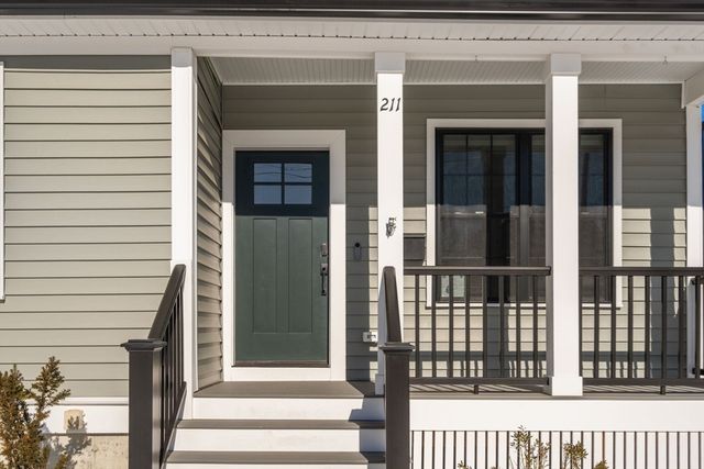 211 Florence Ave, Arlington, MA 02476