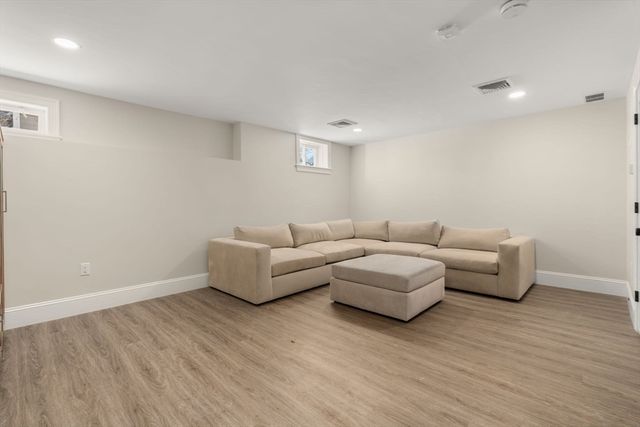 211 Florence Ave, Arlington, MA 02476