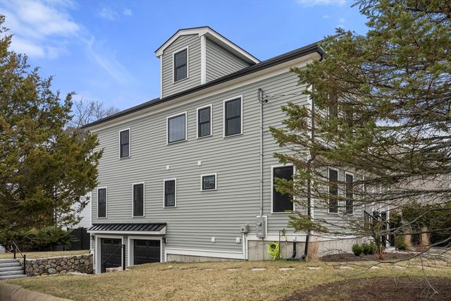 211 Florence Ave, Arlington, MA 02476