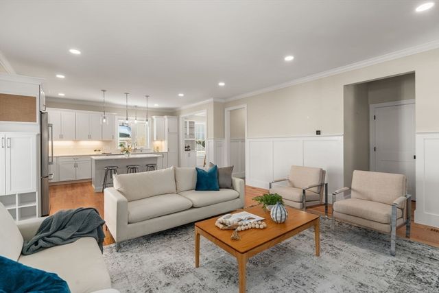 211 Florence Ave, Arlington, MA 02476