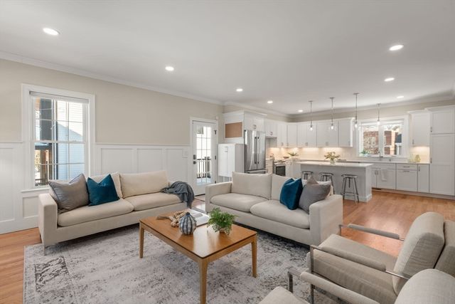 211 Florence Ave, Arlington, MA 02476