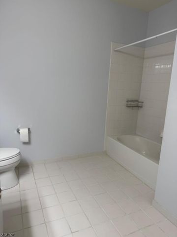 6208 Harcourt Rd 6208, Clifton City, NJ 07013