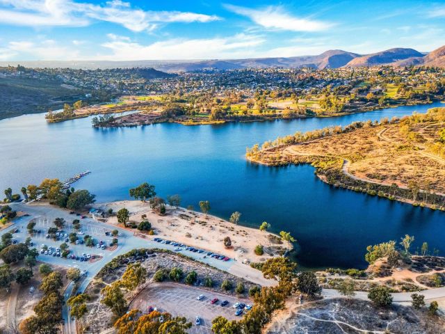 5700 Baltimore 225, La Mesa, CA 91942