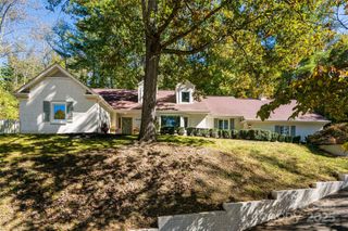 166 Brookwood Road, Asheville, NC 28804
