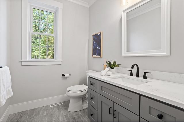 236-1 Bolton Rd, Harvard, MA 01451
