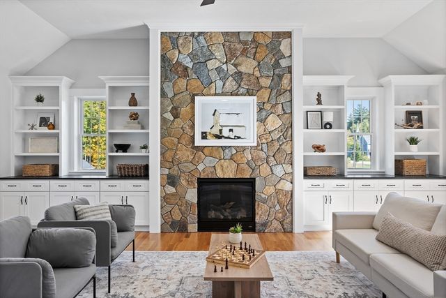 236-1 Bolton Rd, Harvard, MA 01451
