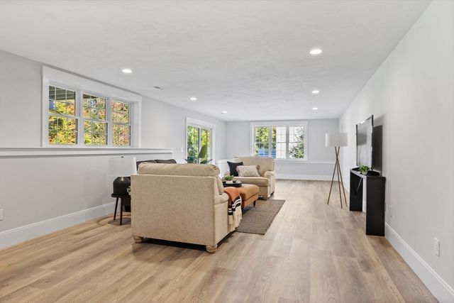 236-1 Bolton Rd, Harvard, MA 01451