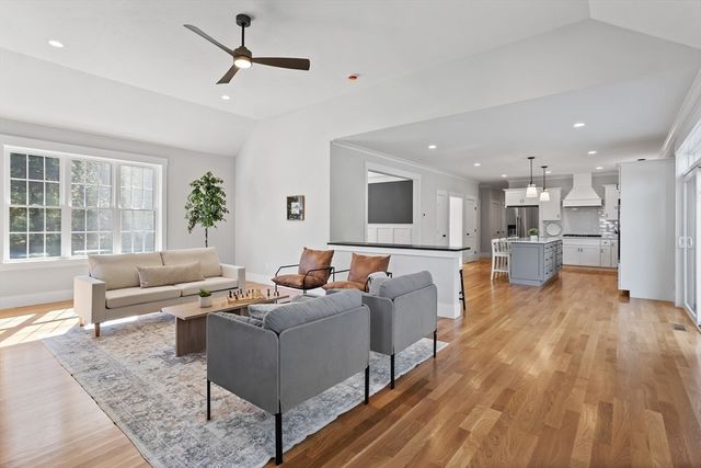 236-1 Bolton Rd, Harvard, MA 01451