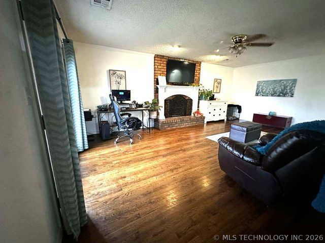 117 W 9th Place S, Claremore, OK 74017