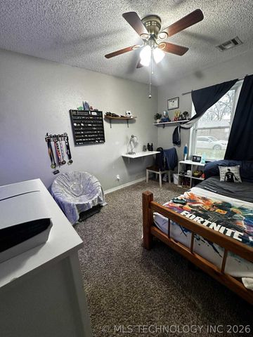 117 W 9th Place S, Claremore, OK 74017