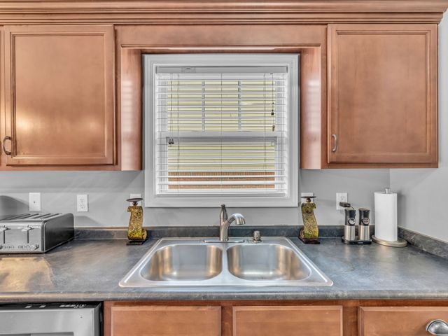 1037 Ishee Dr, Clarksville, TN 37042