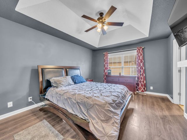 1037 Ishee Dr, Clarksville, TN 37042