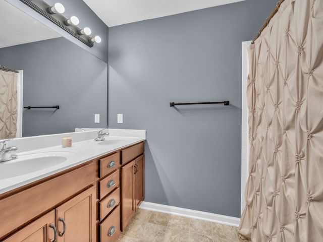 1037 Ishee Dr, Clarksville, TN 37042