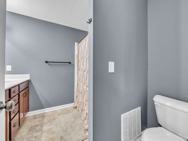 1037 Ishee Dr, Clarksville, TN 37042