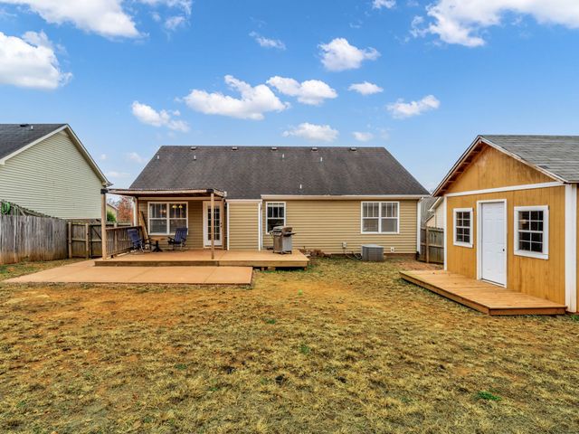 1037 Ishee Dr, Clarksville, TN 37042