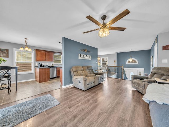 1037 Ishee Dr, Clarksville, TN 37042