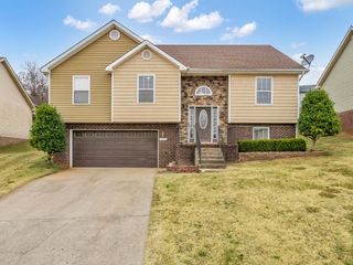 1037 Ishee Dr, Clarksville, TN 37042