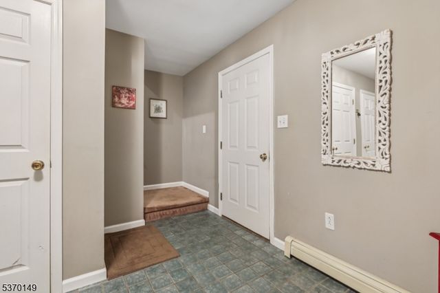 3 Sparrowbush Rd, Lebanon Twp., NJ 07830