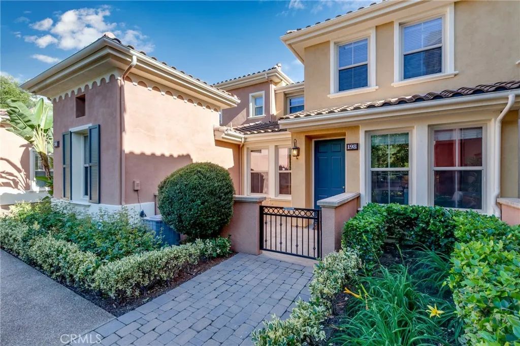 198 Guinevere, Irvine, CA 92620