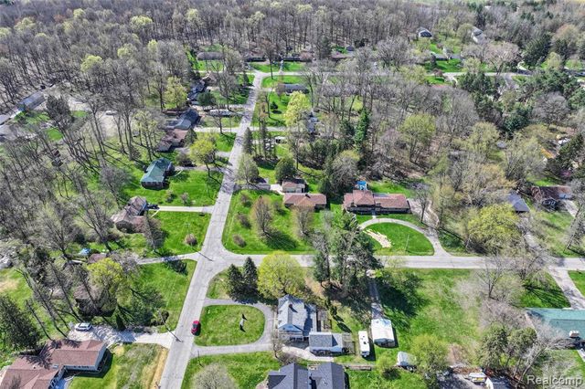 6214 Hugh Street, Burton, MI 48509