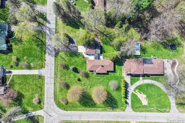 6214 Hugh Street, Burton, MI 48509