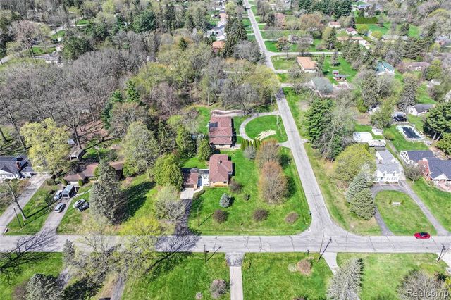 6214 Hugh Street, Burton, MI 48509