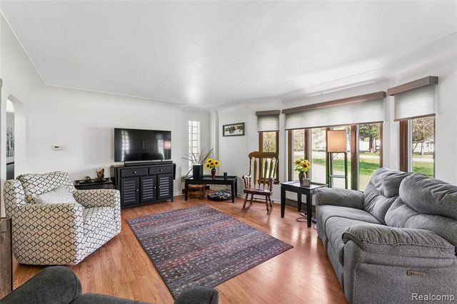 6214 Hugh Street, Burton, MI 48509