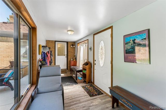 6214 Hugh Street, Burton, MI 48509