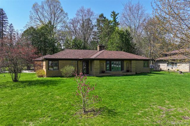 6214 Hugh Street, Burton, MI 48509