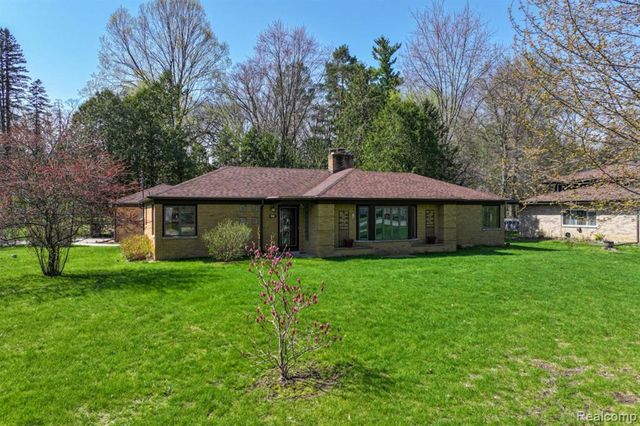 6214 Hugh Street, Burton, MI 48509