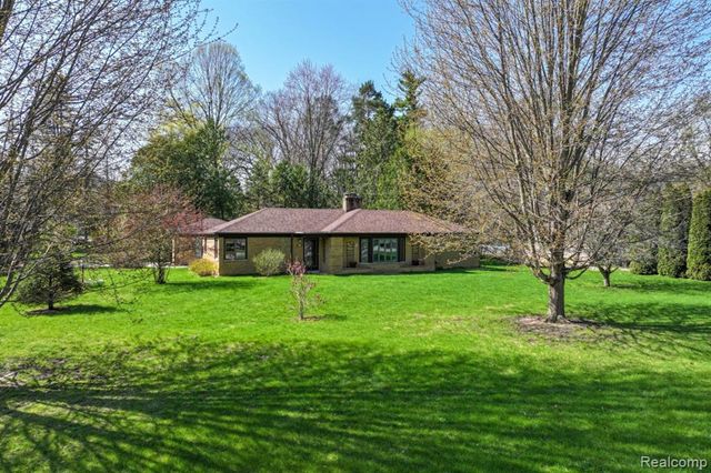 6214 Hugh Street, Burton, MI 48509