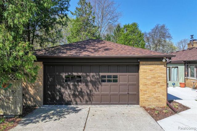 6214 Hugh Street, Burton, MI 48509