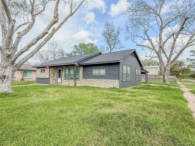 119 S Ringgold Street, West Columbia, TX 77486