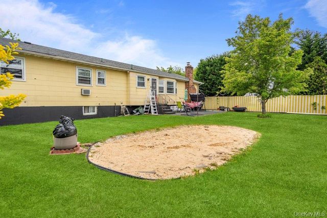 10 Francisco Avenue, Central Islip, NY 11722
