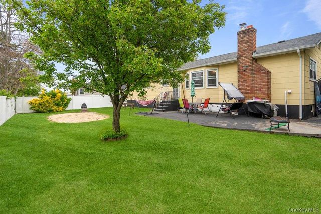10 Francisco Avenue, Central Islip, NY 11722